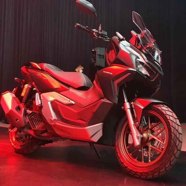 Honda ADV 160 ra mắt, hiện đại hơn với hệ thống kiểm soát lực kéo