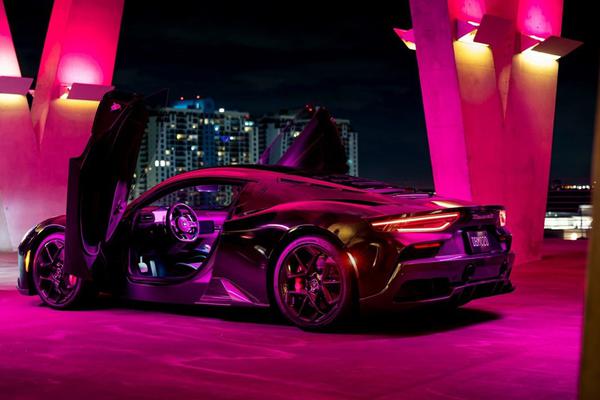 David Beckham với chiếc Maserati MC20 Fuoriserie Edition do chính anh cá nhân hóa