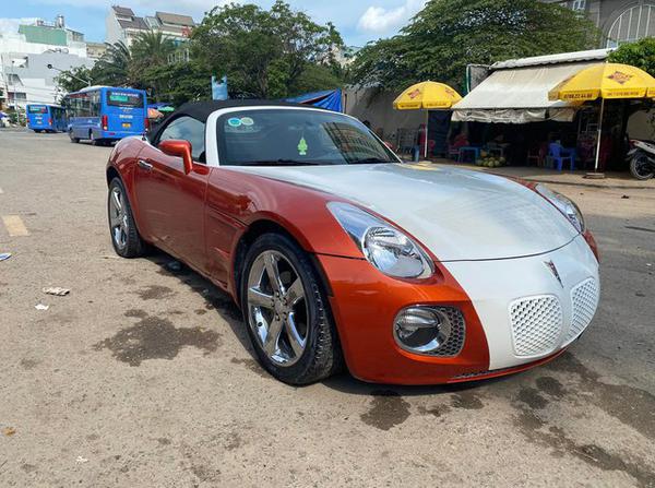 Pontiac Solstice 2006 rao bán với giá hơn 1 tỷ đồng