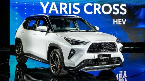 Ra mắt Toyota Yaris Cross 2023 thiết kế như Highlander thu nhỏ