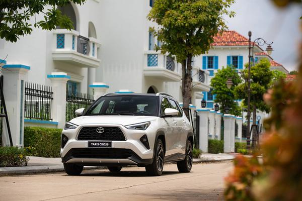 Bảng giá xe Toyota tháng 1/2024: Toyota giảm giá bán Raize và Yaris Cross sâu kỷ lục