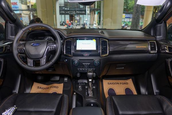 Hơn 1.400 chiếc Ford Ranger bị triệu hồi tại Việt Nam do lỗi kính chắn gió
