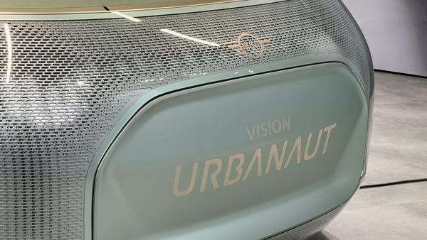 Độc đáo với MINI Vision Urbanaut tại Los Angeles Auto Show 2021