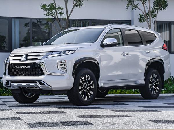 Mitsubishi Pajero Sport nhận giảm giá lên đến 150 triệu đồng tại đại lý