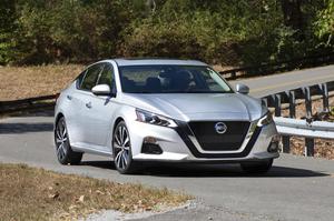 Nissan Altima 2021 cập nhật giá bán tại Mỹ