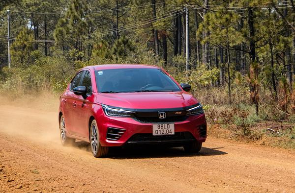 Honda công bố doanh số bán hàng tháng 4/2021, xe máy tăng mạnh, ô tô sụt giảm