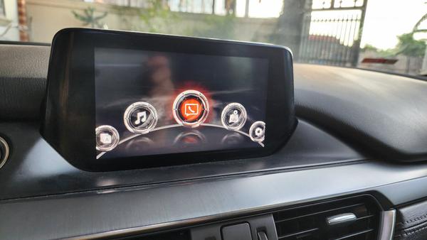 Màn hình mazda thường xuyên bị lag