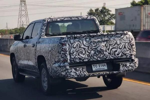 Mitsubishi Triton đời mới chạy thử nghiệm tại Thái Lan, ngày ra mắt cận kề