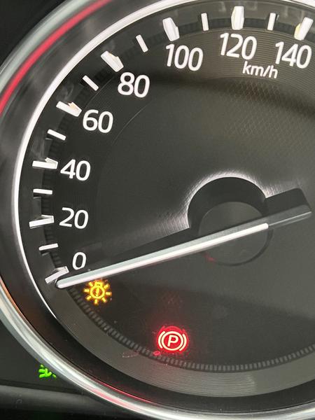 Mazda 6 2018 hiển thị thông báo đèn xe bị lỗi - cách nào sửa?