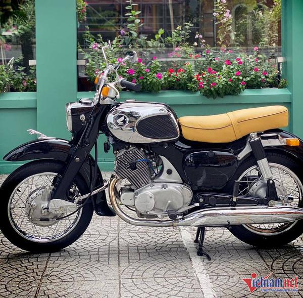 Trọn bộ ảnh Honda Dream CA77 1963 giá 350 triệu của dân chơi Sài Gòn