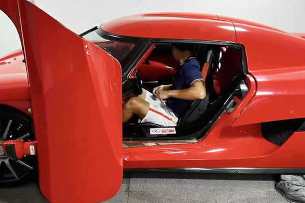 Ngắm siêu xe Koenigsegg CCX triệu đô duy nhất Việt Nam