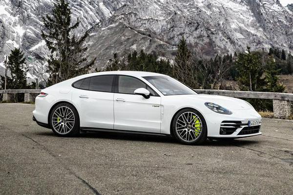 Top 9 mẫu ô tô mạnh nhất thế giới theo từng phân khúc