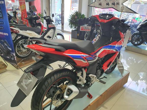 Lí do nào khiến cho mẫu xe Honda Winner X vẫn chưa thay đổi thiết kế ống pô