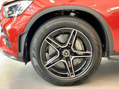 Mercedes-Benz GLC 300 cắt giảm trang bị nhưng lại tăng giá