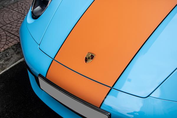 Ngắm Porsche 911 với màu ngoại thất phong cách McLaren Elva tại TP.HCM