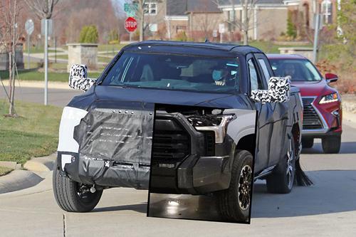 Toyota Tundra lộ diện phiên bản mới với sự lột xác mạnh mẽ sau 10 năm ra mắt