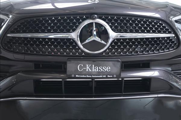 Ảnh thực tế Mercedes-Benz C-Class 2022 tại đại lý, chờ ngày về Việt Nam