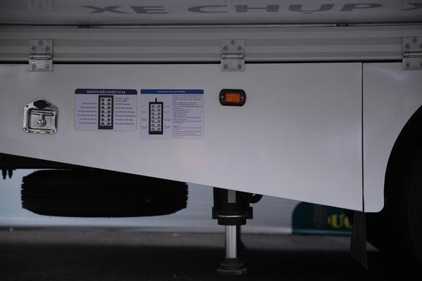 THACO gửi tặng xe Y tế lưu động hỗ trợ điều trị COVID-19 tại TP.HCM