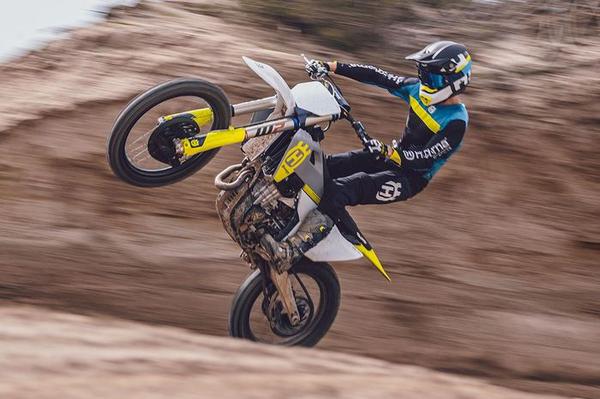 Husqvarna kết hợp cùng Google sản xuất môtô công nghệ FC 450