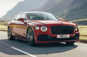 Bentley Flying Spur V8 mới xuất hiện với khả năng tập trung vào người lái