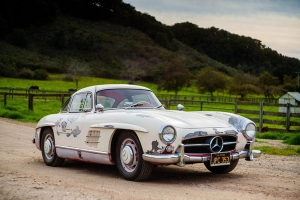 Hàng hiếm Mercedes-Benz 300 SL Gullwing "đồng nát" rao bán giá 34 tỷ đồng