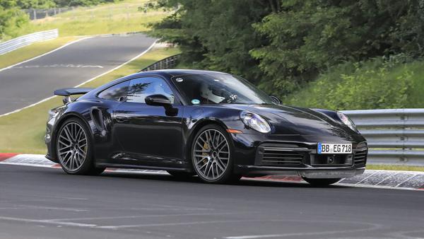 Porsche 911 mới lộ diện, là một phiên bản điện khí hóa