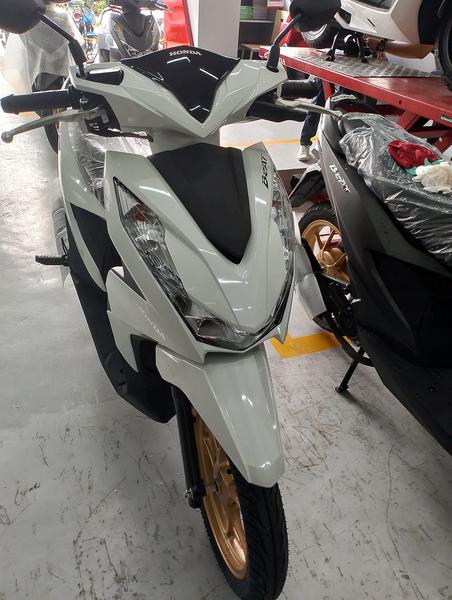 Honda BeAT 110 đã có mặt tại đại lý với giá chỉ 30 triệu đồng - Vision còn có cửa?