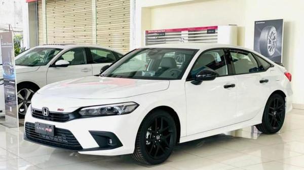 Honda Civic 2022 ưu đãi đến 30 triệu đồng tại đại lý
