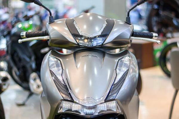 Honda SH 350i đội giá tại đại lý lên đến 20 triệu đồng