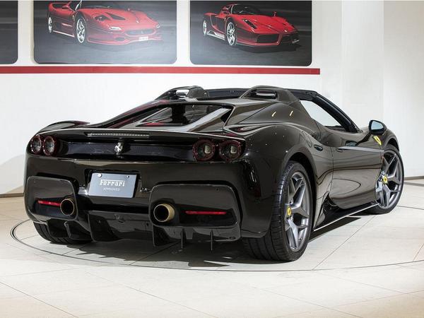 Chi tiết chiếc Ferrari J50 bản giới hạn đặc biệt trưng bày tại Nhật Bản