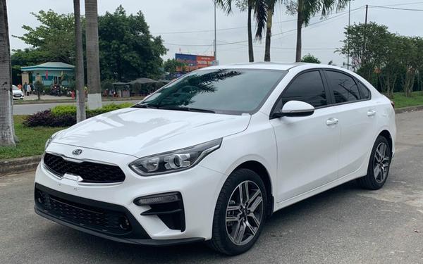 Kia Cerato chạy xe bị kêu cọt kẹt từ nội thất ốp nhựa