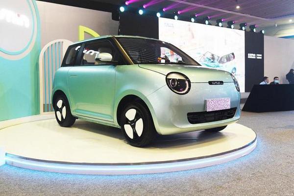 Ô tô Trung Quốc giá rẻ Changan Lumin 2022 ra mắt