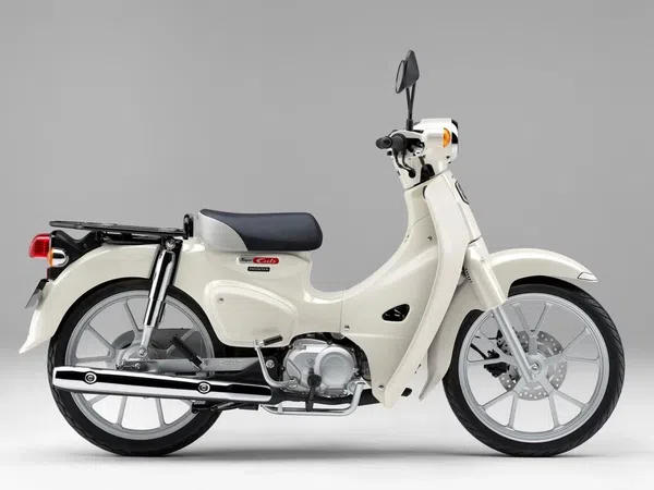 Ngắm huyền thoại Honda Super Cub 110 2024 ra mắt vào tháng 12 với sự bổ sung màu cam ánh kim