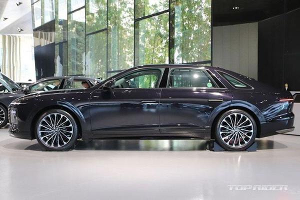 Hyundai Grandeur 2023 từ 702 triệu đồng gây "bão"doanh số tại Hàn Quốc