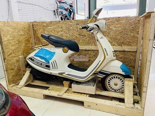 Vespa 946 Christian Dior đội giá lên đến hơn 1 tỷ đồng tại Cần Thơ