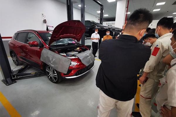 Chi phí bảo dưỡng VinFast VF e34 so với xe xăng