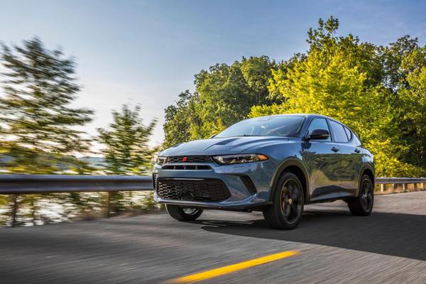 SUV cỡ nhỏ Dodge Hornet 2023 ra mắt, có thêm bản hybrid