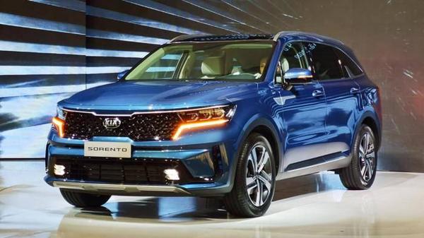 Kia Việt Nam điều chỉnh tăng giá bán hàng loạt ô tô