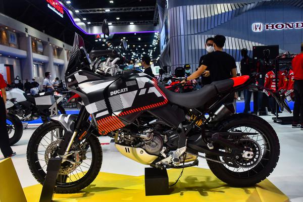 Xe đua địa hình Ducati DesertX 2023 xuất hiện phối màu mới