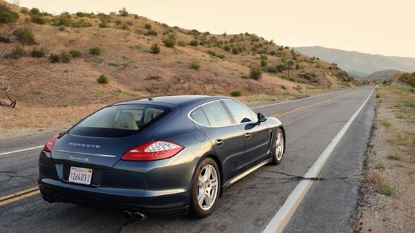 Gần 200.000 xe bị Porsche triệu hồi do gặp lỗi đèn pha