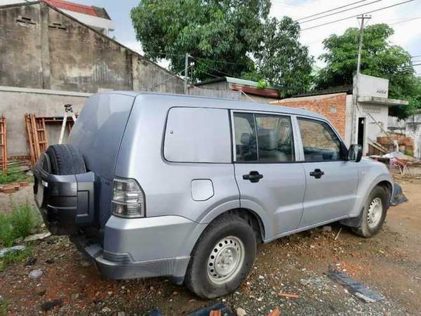 Lô xe chở tiền Mitsubishi Pajero thanh lý giá hơn 200 triệu đồng, trang bị động cơ V6 mạnh mẽ