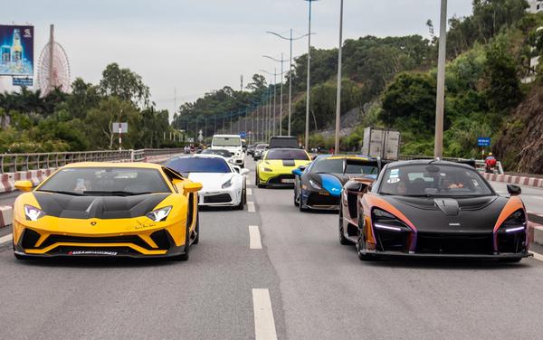 McLaren Senna "dạo phố" cùng loạt siêu xe tại Hạ Long