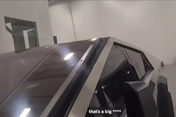 Ảnh bị lộ ngoài đời Tesla Cybertruck phiên bản thương mại