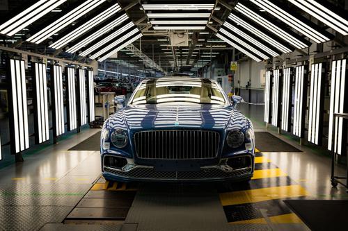 Chi tiết về Bentley Flying Spur V8 2021 đang được trao tay khách hàng