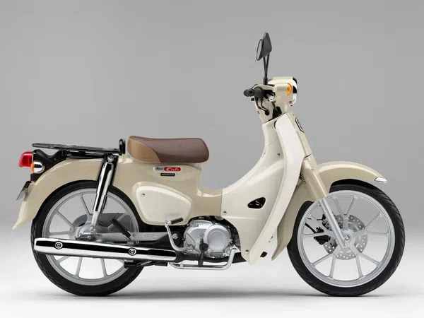 Ngắm huyền thoại Honda Super Cub 110 2024 ra mắt vào tháng 12 với sự bổ sung màu cam ánh kim