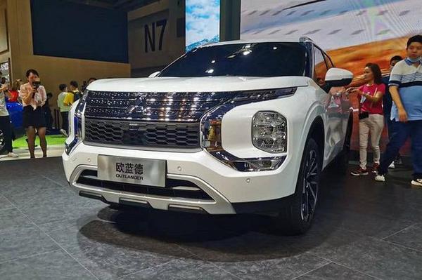 Chi tiết Mitsubishi Outlander 2022 vừa ra mắt tại Trung Quốc, trang bị động cơ tăng áp 1.5L