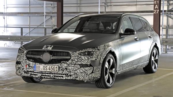Phát hiện Mercedes C-Class All-Terrain Estate 2022 bản ngụy trang nhẹ trước thềm ra mắt