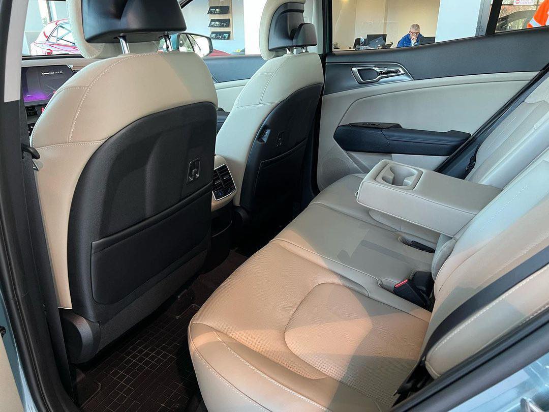 Cận ảnh ảnh thực tế KIA SPORTAGE 2022 màu xanh ôliu “best-seller” bên nước ngoài!!