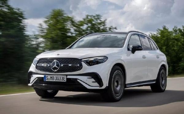 Cập nhật giá mới nhất ô tô Mercedes tháng 4/2023