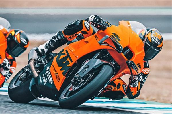 KTM RC 8C phiên bản giới hạn chỉ mất 4 phút để bán hết số lượng xe là 100 chiếc